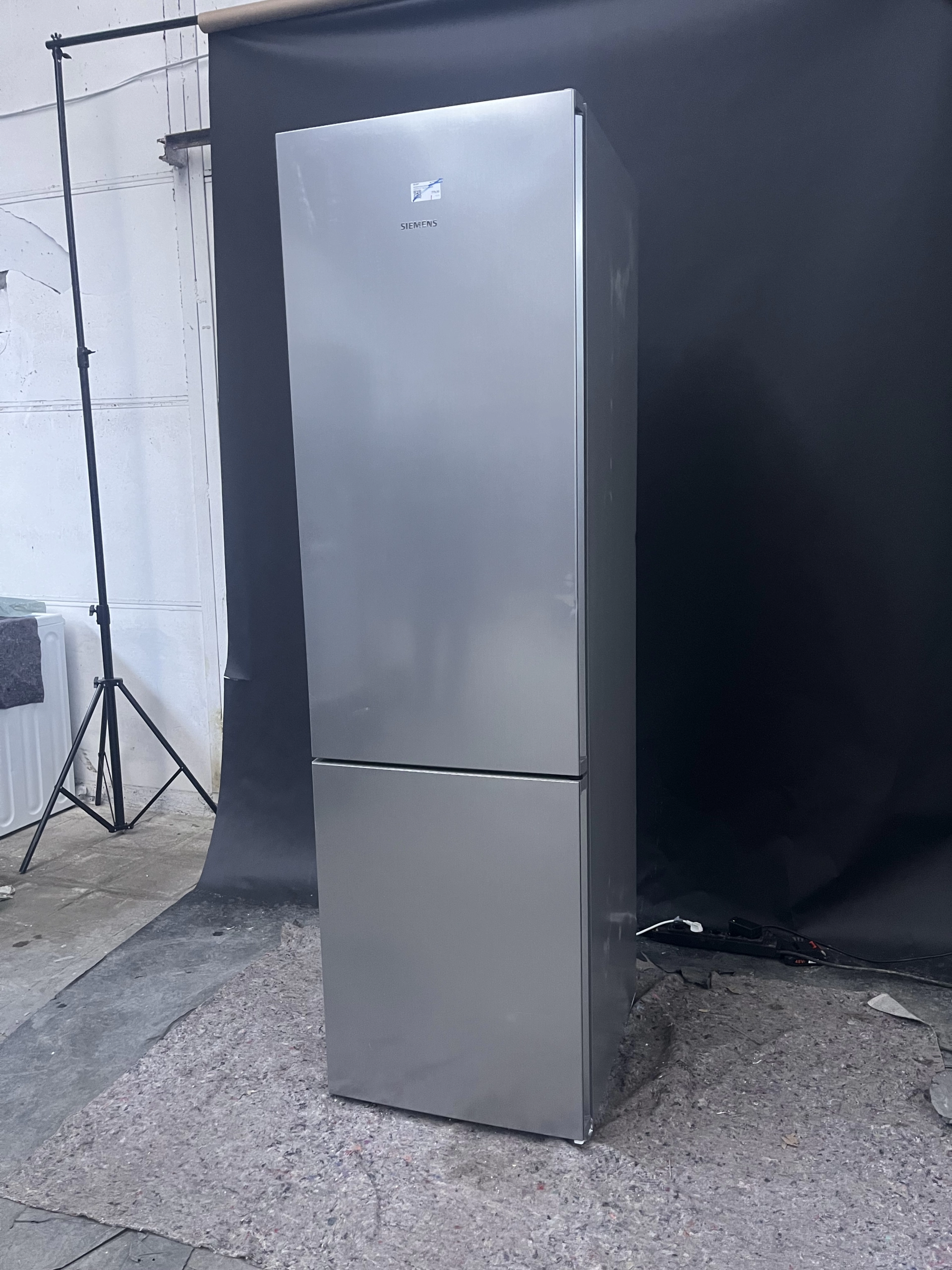 Хладилник с фризер Siemens KG39N2LCF, 203см, 363л. - Image 4